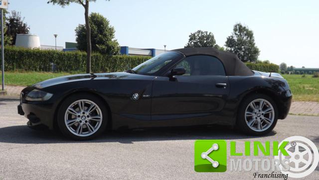 BMW Z4 ( E85 ) 2.2i roadster con interni in pelle rossa Immagine 2