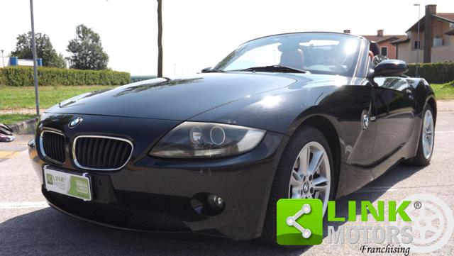 BMW Z4 ( E85 ) 2.2i roadster con interni in pelle rossa Immagine 3