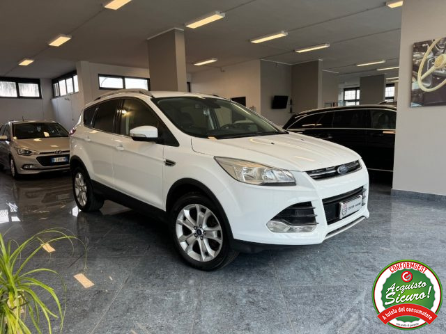 FORD Kuga 2.0 TDCI 150 CV 4WD Titanium Navi Tagliandi Immagine 3