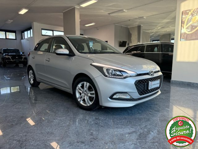 HYUNDAI i20 1.2 84 CV 5 p Econext Pdc Led Cruise Uniprop Immagine 3