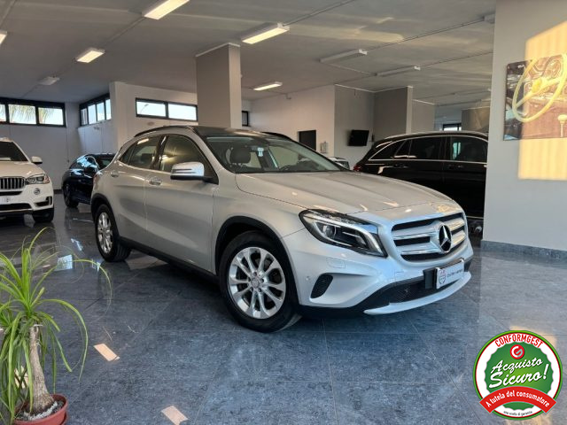 MERCEDES-BENZ GLA 200 CDI Automatic Sport Tetto Fari Led Pelle Immagine 3