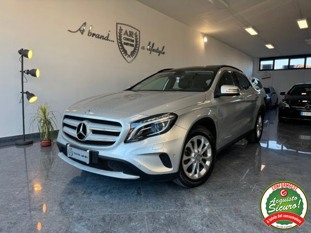 MERCEDES-BENZ GLA 200 CDI Automatic Sport Tetto Fari Led Pelle Immagine 1