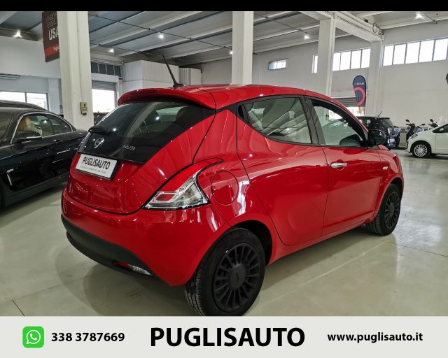 LANCIA Ypsilon 1.0 FireFly 5 porte S&S Hybrid Ecochic Silver Immagine 3