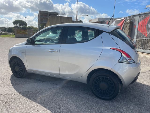 LANCIA Ypsilon 1.0  5 porte Immagine 1