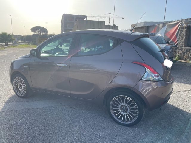 LANCIA Ypsilon 1.3 MJT 16V 95 CV 5 porte Immagine 2