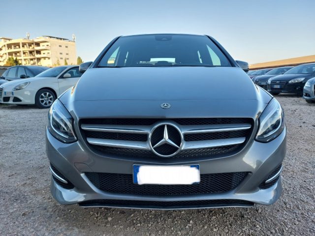 MERCEDES-BENZ B 180 d Automatic AMG Immagine 3