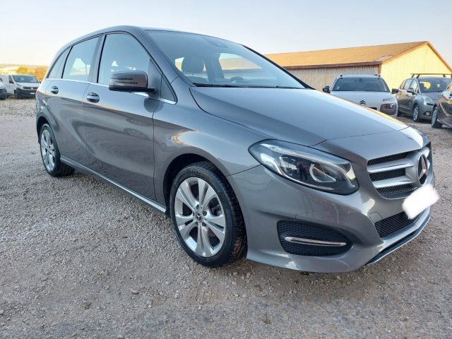 MERCEDES-BENZ B 180 d Automatic AMG Immagine 1