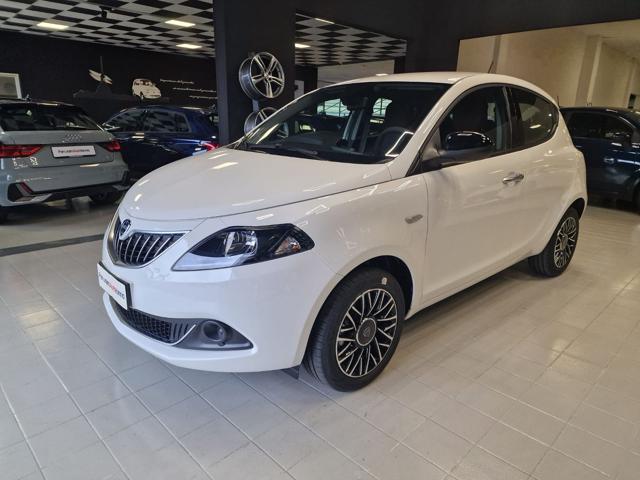 LANCIA Ypsilon 1.0 FireFly 5 porte S&S Hybrid Platino Immagine 2