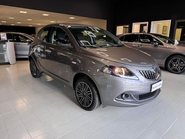 LANCIA Ypsilon 1.0 FireFly 5 porte S&S Hybrid Platino Immagine 0