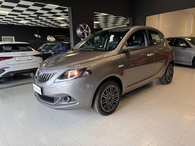 LANCIA Ypsilon 1.0 FireFly 5 porte S&S Hybrid Platino Immagine 2