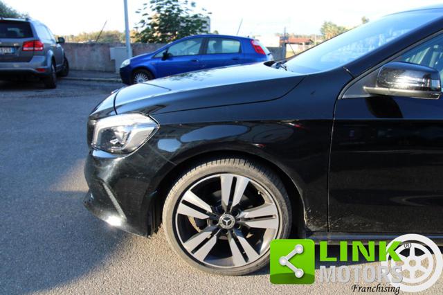 MERCEDES-BENZ A 180 d Automatic PREMIUM Immagine 2