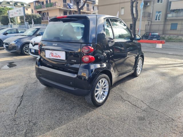 SMART ForTwo 1000 45 kW MHD coupé pure Immagine 3