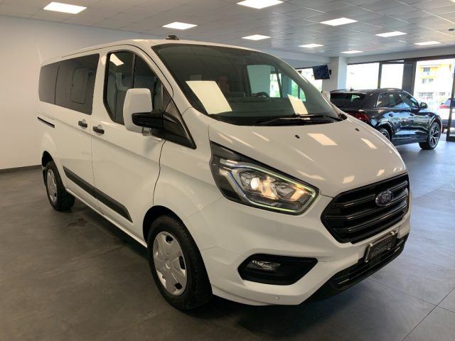 FORD Transit Custom 9 Posti 2.0 TDCi Combi Immagine 0