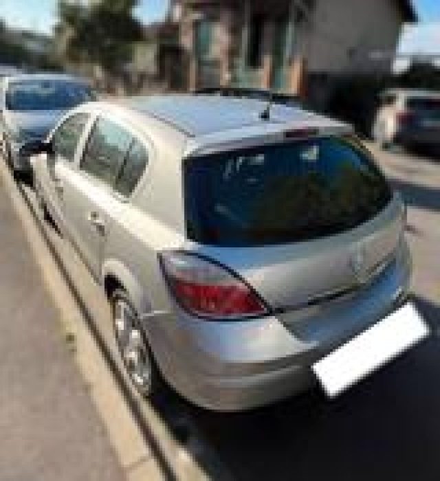 OPEL Astra 1.7 CDTI 110 CV 5 porte Immagine 2