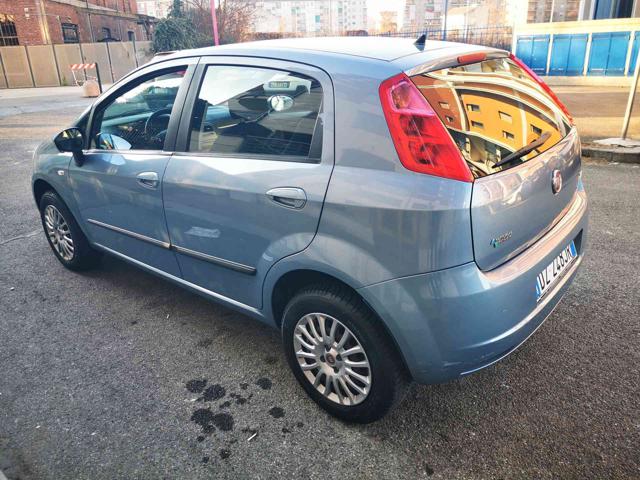 FIAT Grande Punto 1.4 5 porte Dynamic Natural Power Immagine 2