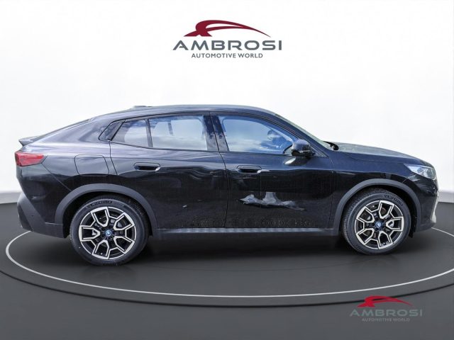 BMW iX2 xDrive30 Premium Package Immagine 4