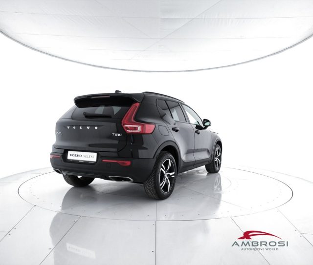 VOLVO XC40 T5 AWD Geartronic R-design Immagine 2