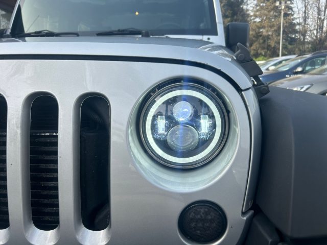 JEEP Wrangler 2.8 CRD Sport Immagine 1