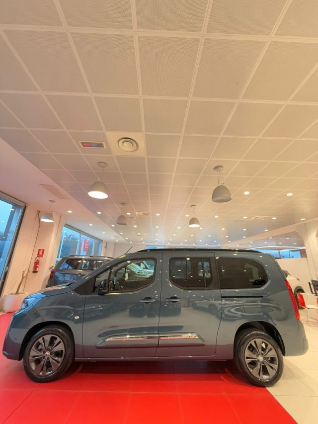 TOYOTA Proace City Verso 1.5D 130 CV S&S L2 Luxury Immagine 1