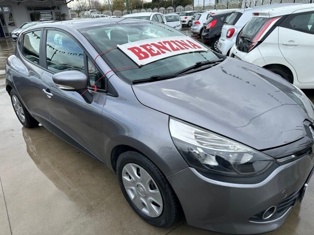 RENAULT Clio 1.2 75CV 5 porte Wave Immagine 2