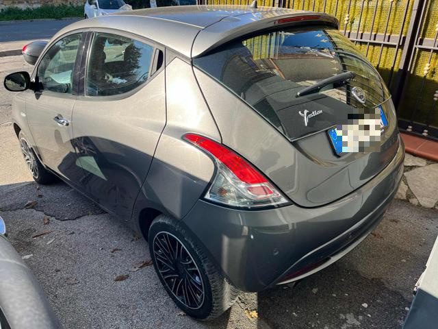 LANCIA Ypsilon GOLD 1.2 69 CV 5 porte Immagine 1