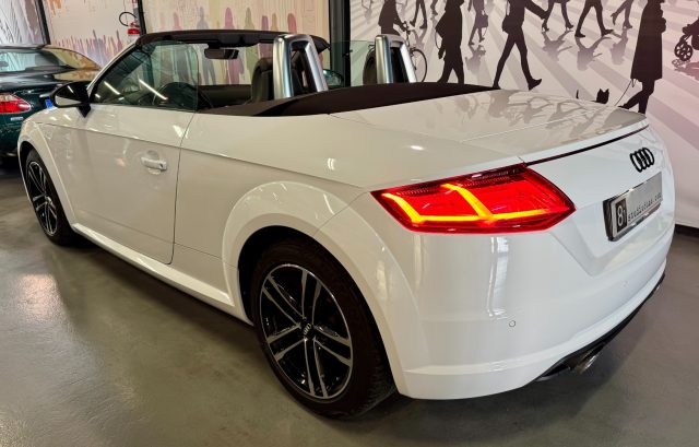 AUDI TT Roadster 2.0 TDI ultra Design Immagine 2