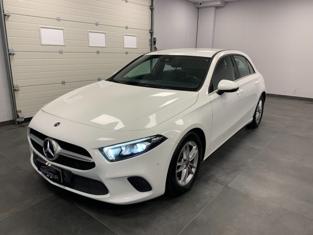 MERCEDES-BENZ A 180 d Automatico Sport + Full Led Immagine 2