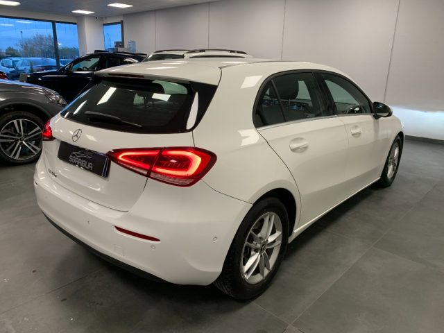 MERCEDES-BENZ A 180 d Automatico Sport + Full Led Immagine 3