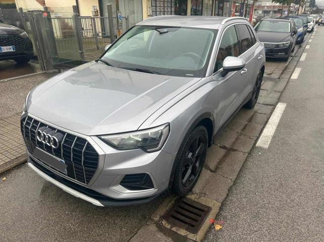 AUDI Q3 35 TDI quattro S tronic Immagine 0