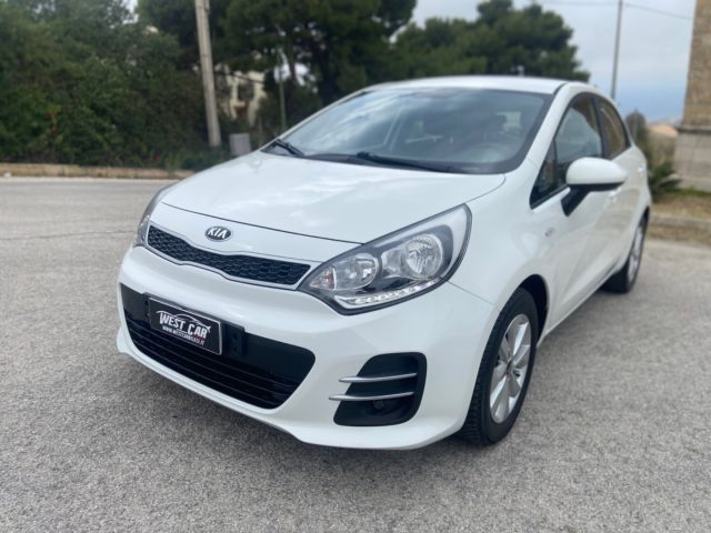 KIA Rio 1.1 CRDi 5p. Cool GUIDABILE DAI NEOPATENTATI Immagine 2