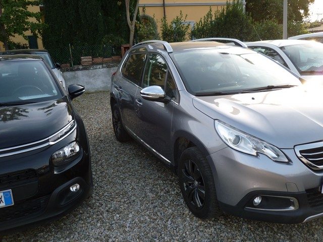 PEUGEOT 2008 PureTech 82 Allure Immagine 1