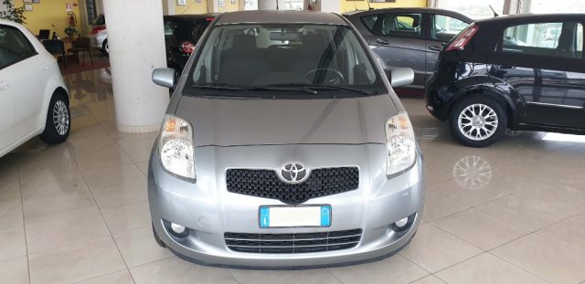 TOYOTA Yaris 1.4 D-4D 5 porte Navi Immagine 1