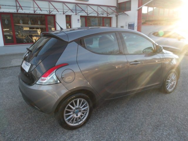 LANCIA Ypsilon 1.2 69 CV 5p NEOPATENATI CINGHIA NUOVA Immagine 3