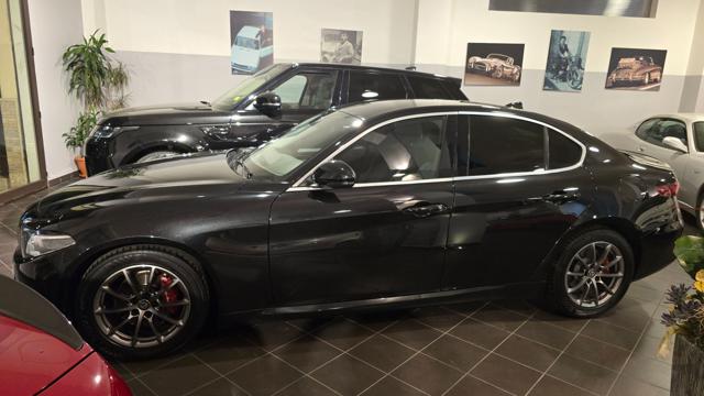 ALFA ROMEO Giulia 2.2 Turbo 180 CV AT8 Launch ed*Garanzia Ufficiale* Immagine 2