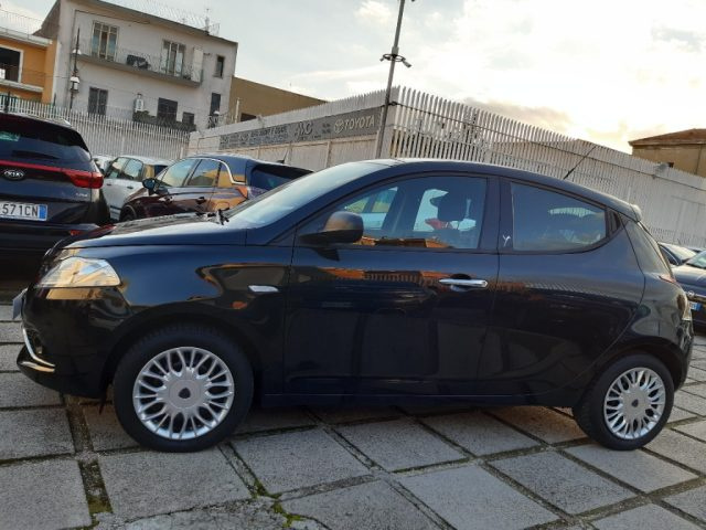 LANCIA Ypsilon 1.2 69 CV 5 porte Gold Immagine 1