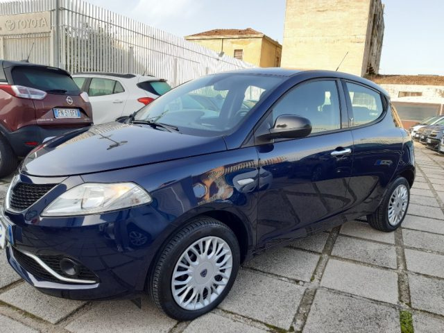 LANCIA Ypsilon 1.2 69 CV 5 porte Silver Immagine 1