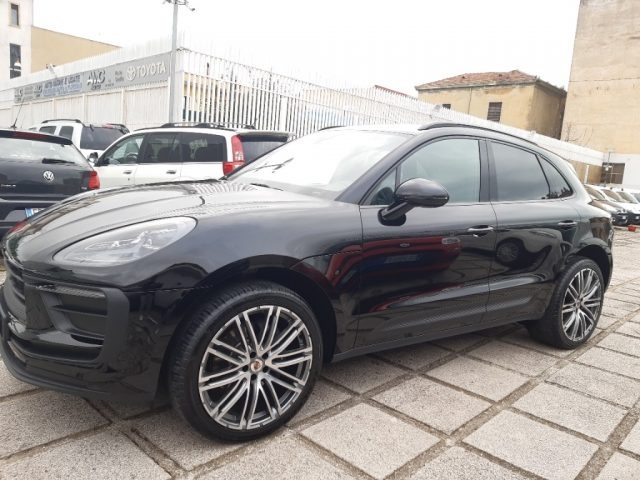 PORSCHE Macan 2.0 Immagine 1