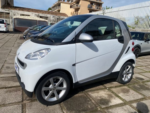 SMART ForTwo 1000 62 kW coupé passion Immagine 2