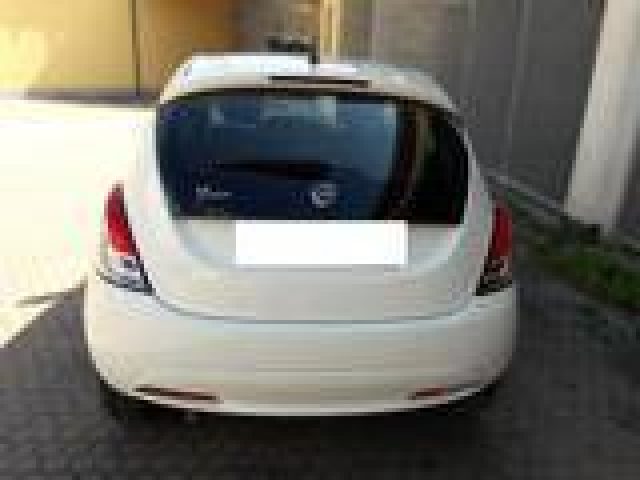 LANCIA Ypsilon 1.2 69 CV 5 porte GPL Ecochic Immagine 3