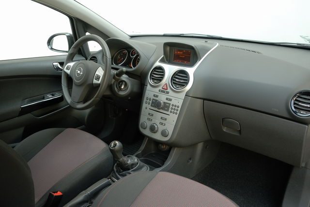 OPEL Corsa 5 porte Immagine 1