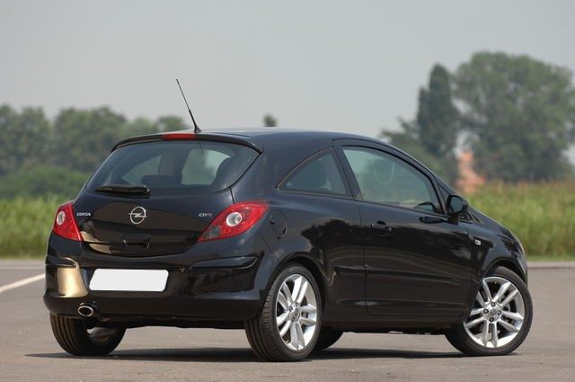 OPEL Corsa 5 porte Immagine 2