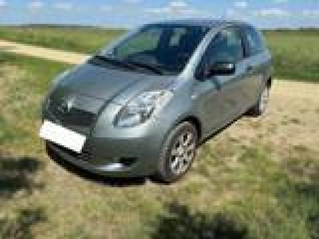 TOYOTA Yaris 1.0 3 porte Immagine 0