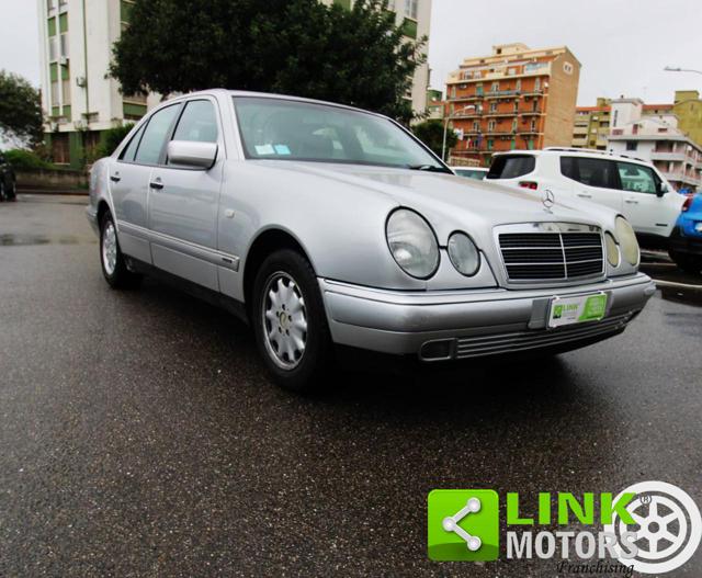 MERCEDES-BENZ E 200 cat Elegance Immagine 3