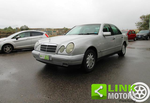 MERCEDES-BENZ E 200 cat Elegance Immagine 0