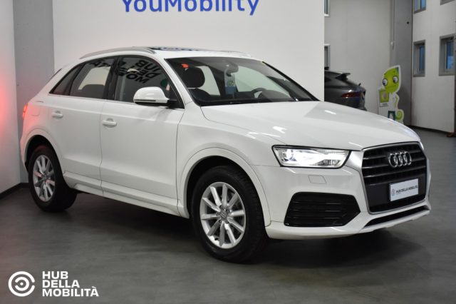 AUDI Q3 2.0 TDI 150 CV S tronic Business Immagine 1