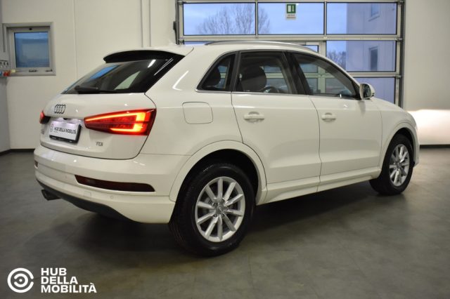 AUDI Q3 2.0 TDI 150 CV S tronic Business Immagine 3