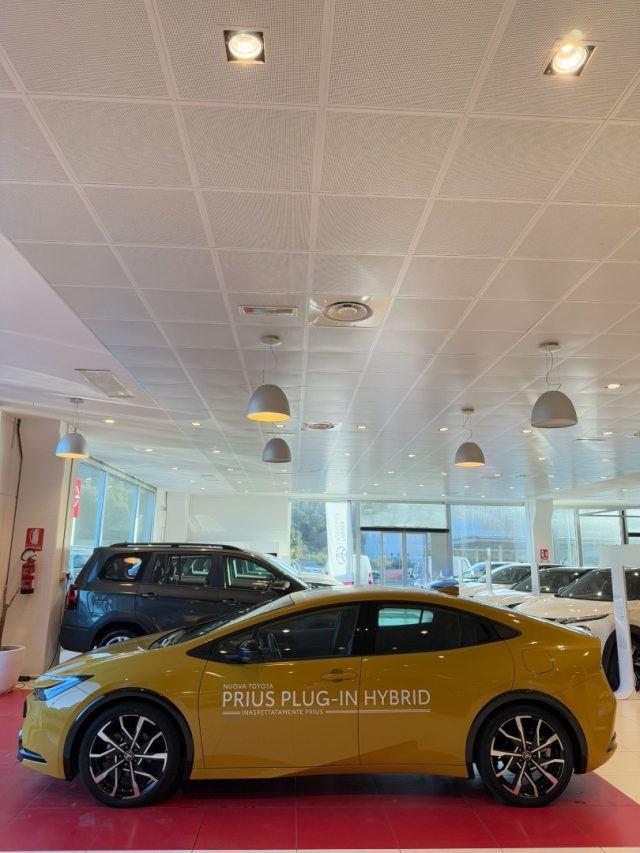 TOYOTA Prius 2.0 Plug-in Hybrid Lounge Immagine 1