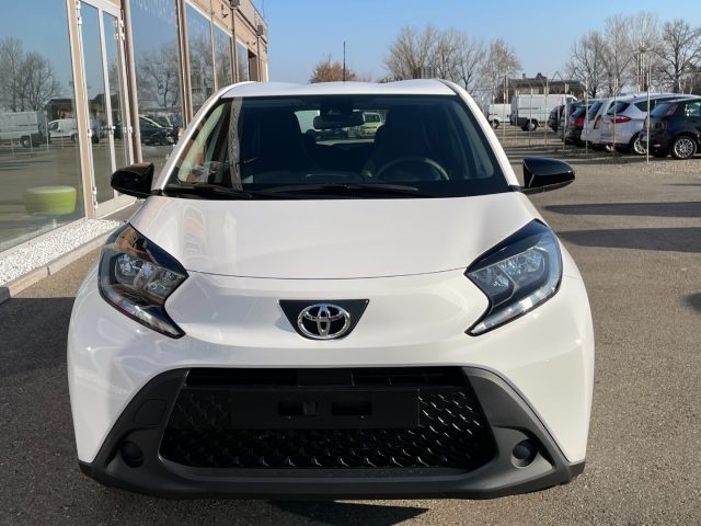 TOYOTA Aygo X 1.0 VVT-i 72 CV 5 porte Active Immagine 3