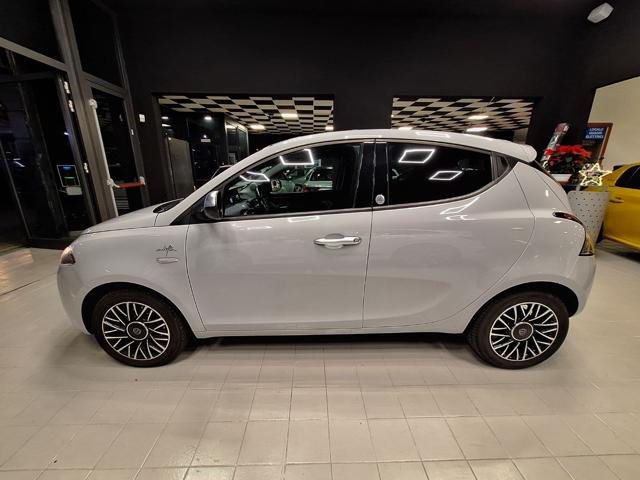 LANCIA Ypsilon 1.2 69 CV 5 porte GPL Ecochic Platinum Immagine 3