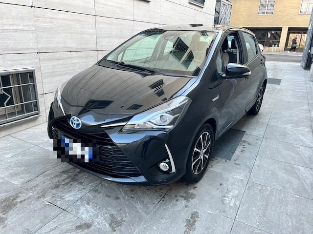 toyota yaris 1.5 hybrid 5 porte active